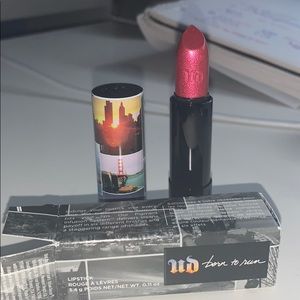 New Urban decay lip stick